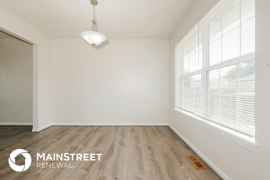 Building Photo - 407 Willow St