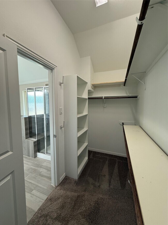 Building Photo - 1562 Ancient Oak Ln