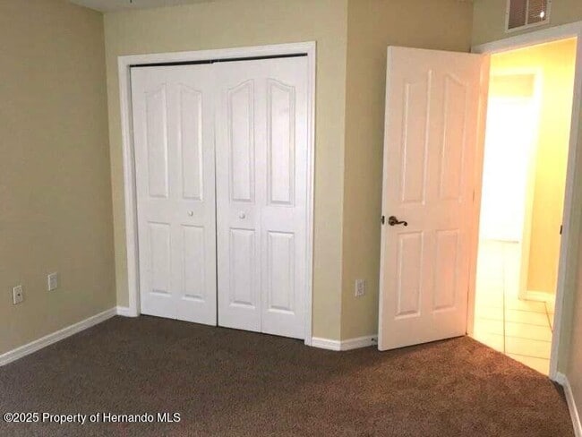 Building Photo - 9287 Spring Hill Dr