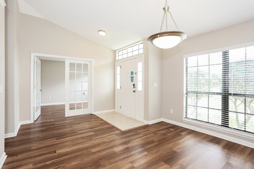 Building Photo - 2479 Coachman Lakes Dr