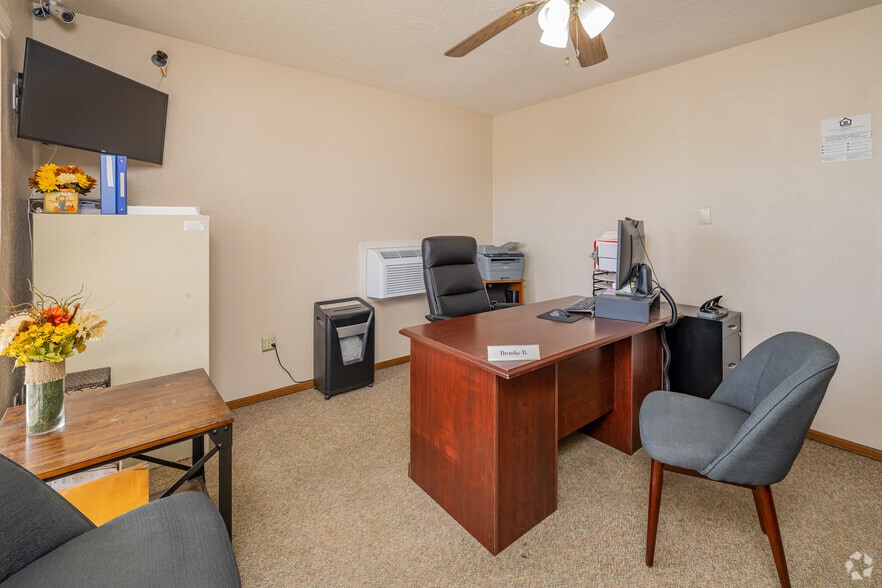 Leasing Office - Peppertree Apartments