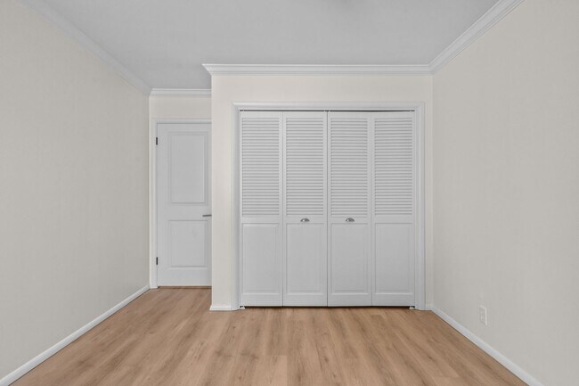 Building Photo - Totally renovated open concept with vaulted ceilings