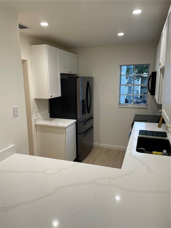 Building Photo - 4511 S Oak Dr