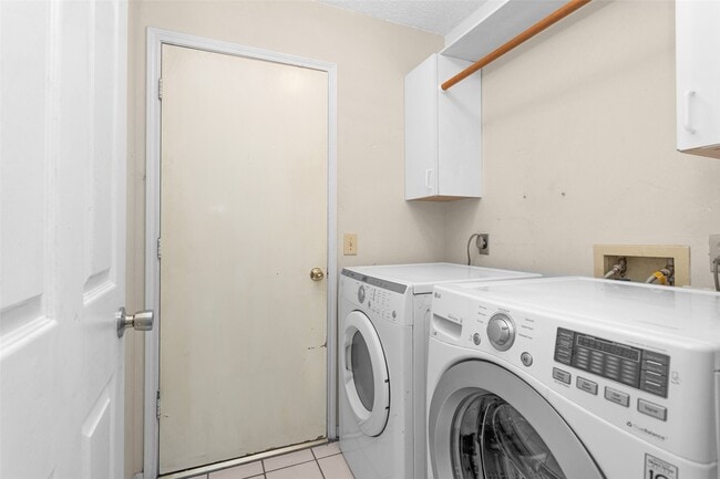 Building Photo - 16042 Glenbrook Knoll Ln