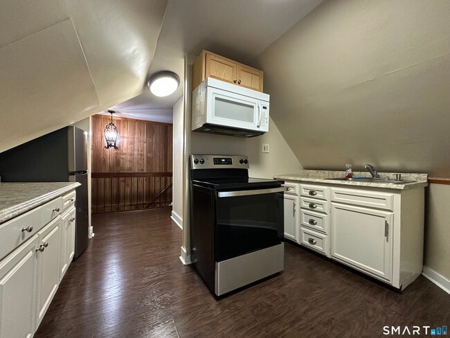 Building Photo - 11 West St