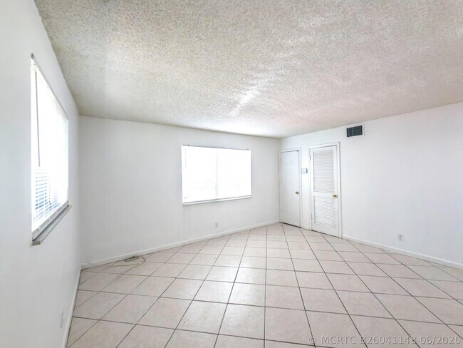 Building Photo - 4109 Riverside Dr
