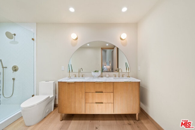 Building Photo - 14742 Weddington St