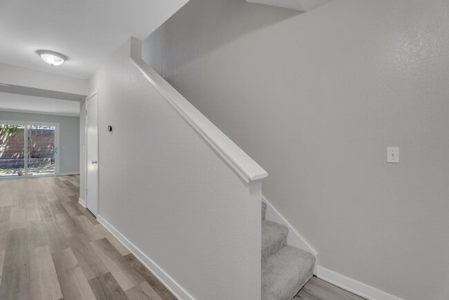 Building Photo - 362 Tabor Ave