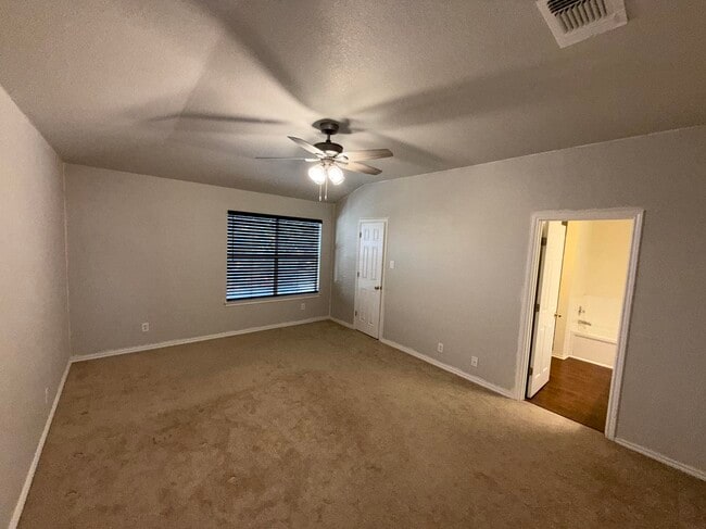 Building Photo - 11319 Grapevine Hill