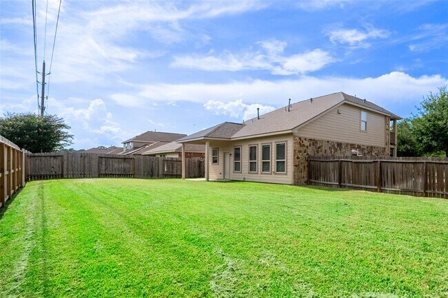 Building Photo - 13546 Smith Lake Ln