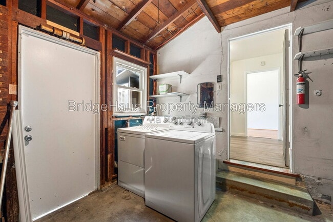 Building Photo - 5124 Benton Pl