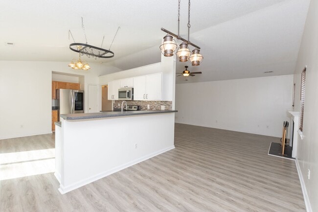 Building Photo - Great home in Hubert