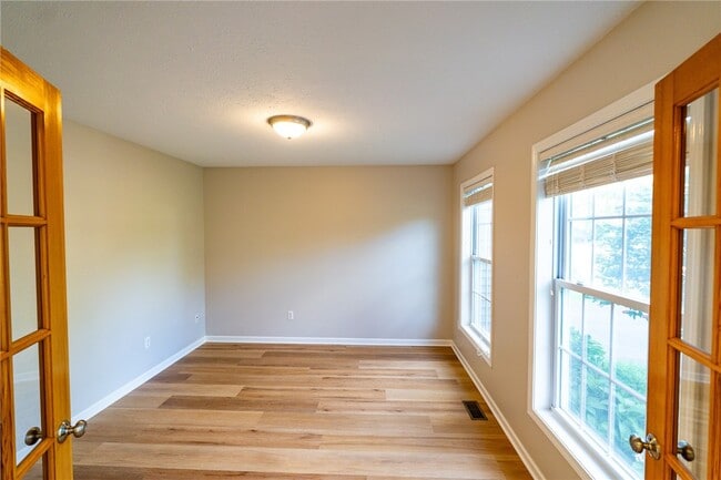 Building Photo - 649 Kayloc Cir