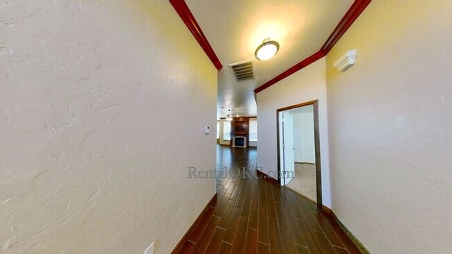 Building Photo - Rock Creek beauty