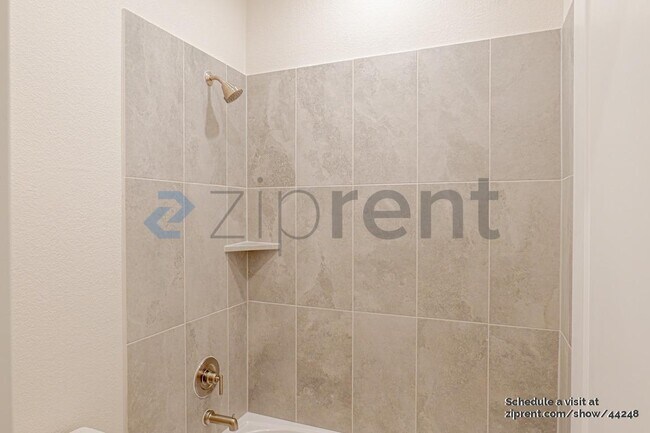 Building Photo - 2970 Eleanor Dr