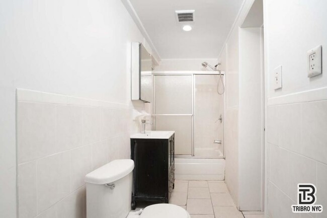 Building Photo - 4 bedroom in Brooklyn NY 11207