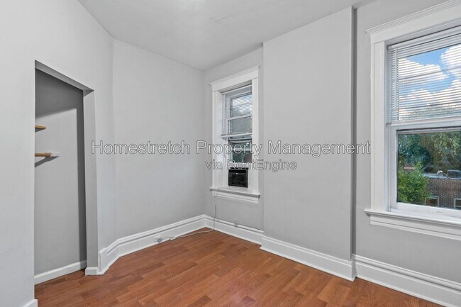 Building Photo - 2732 Utah St