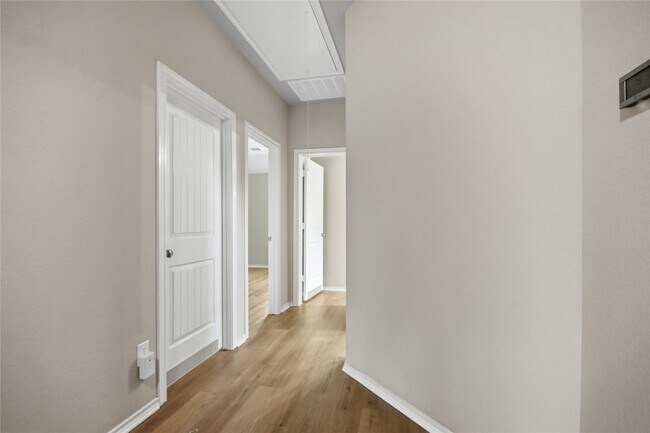 Building Photo - 3418 Bainbridge Hill Ln