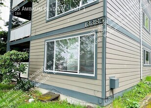 Building Photo - Burien - Updated 2 Bedroom / 1 Bath