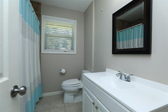Building Photo - 10306 Oboe Dr
