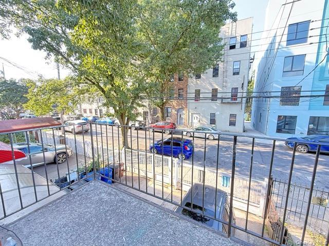 Building Photo - 719 E 217th St