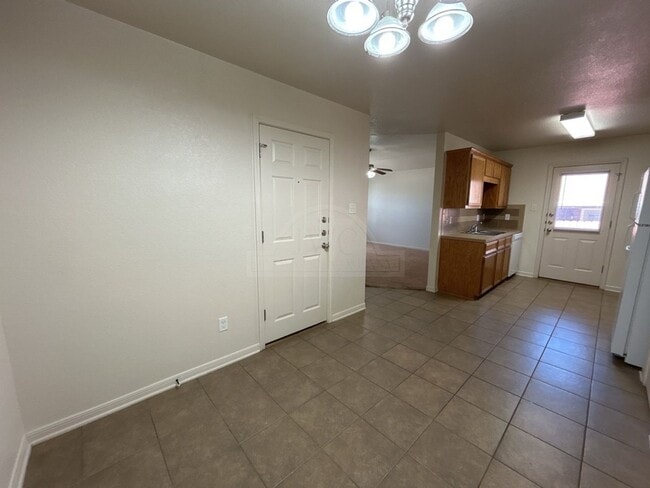 Building Photo - 1405 Cinch Dr