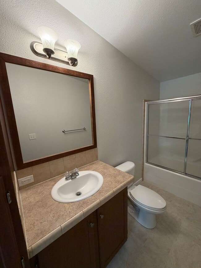 Building Photo - Peaceful Living – 3 Bedroom, 2 Bath Single-Family Home