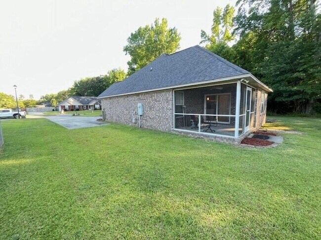 Building Photo - 30 Gandalf Cir