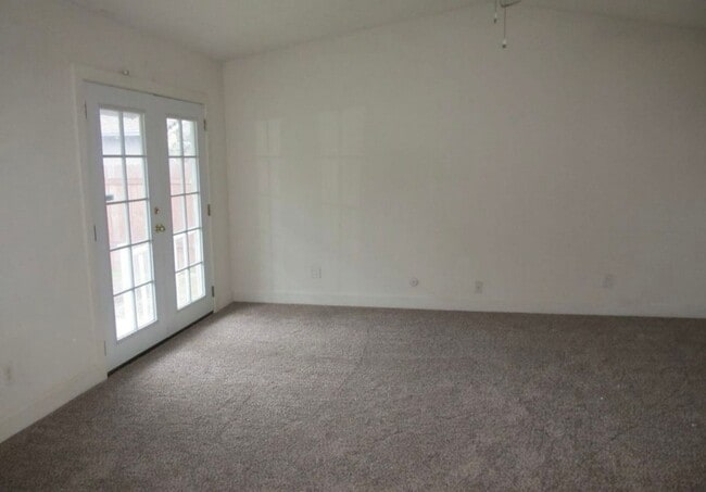 Building Photo - Super Cute 3/2 Rancho Cordova Home!! **Ple...
