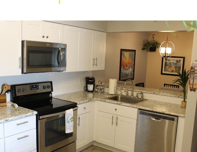 Kitchen - 2390 E Fremont Ave