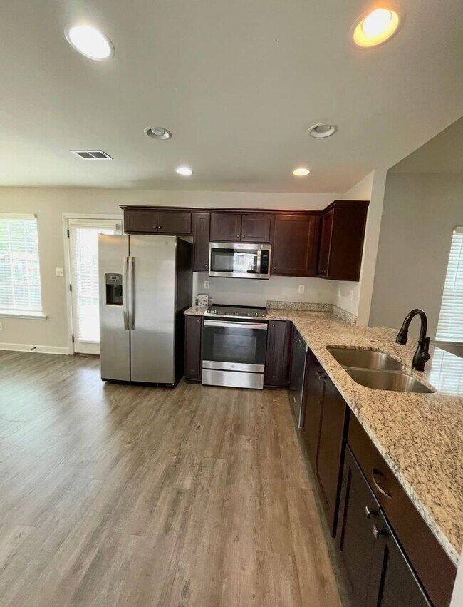 Building Photo - Central Park 933