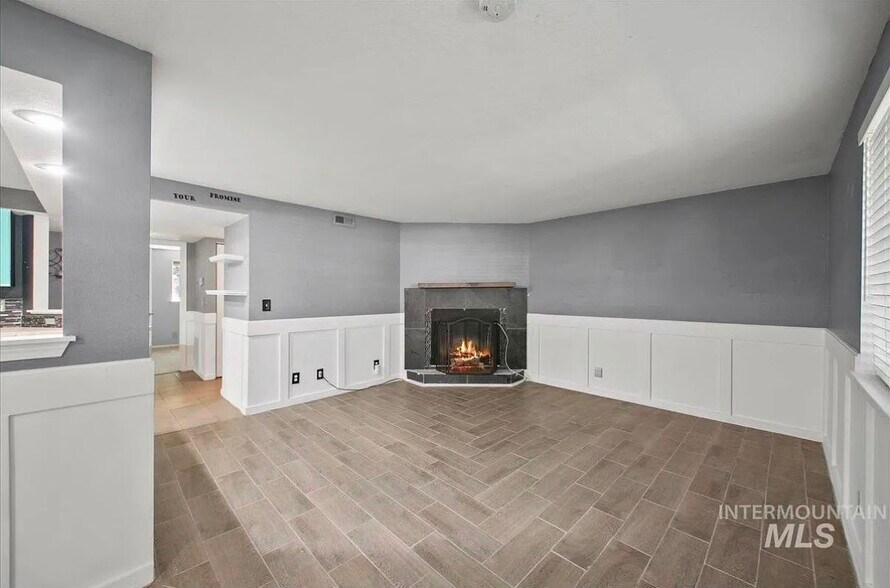 Building Photo - 3761 S Gekeler Ln