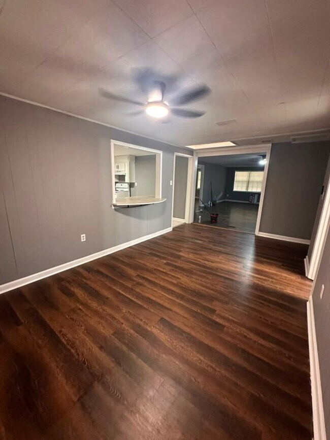 Building Photo - 821 Desota Pl