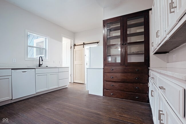 Building Photo - 217 S Meridian St