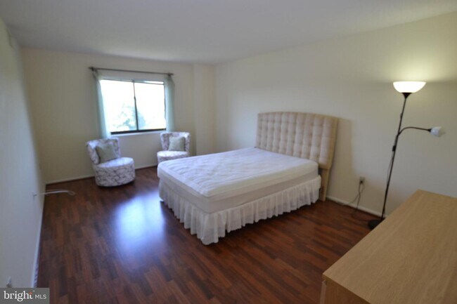 Building Photo - 15101 Interlachen Dr