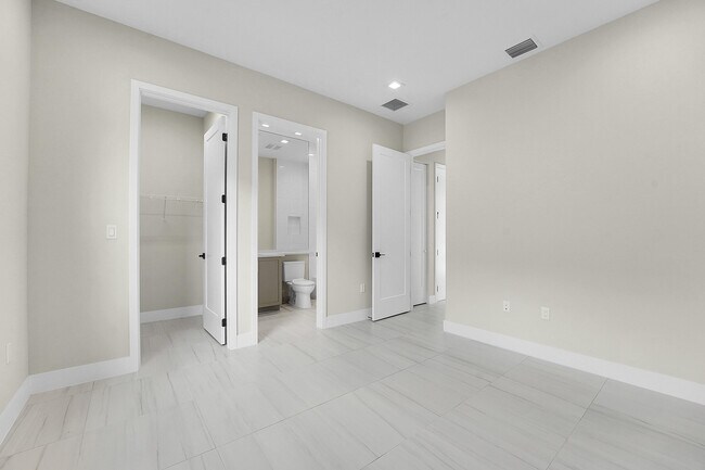Building Photo - 13024 Feathering Wy