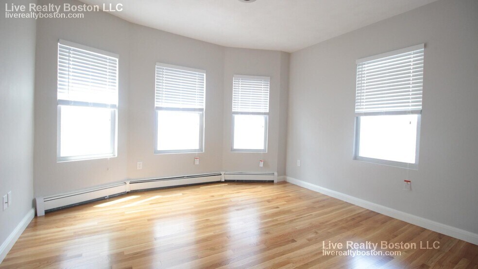 Building Photo - 1433 Cambridge St