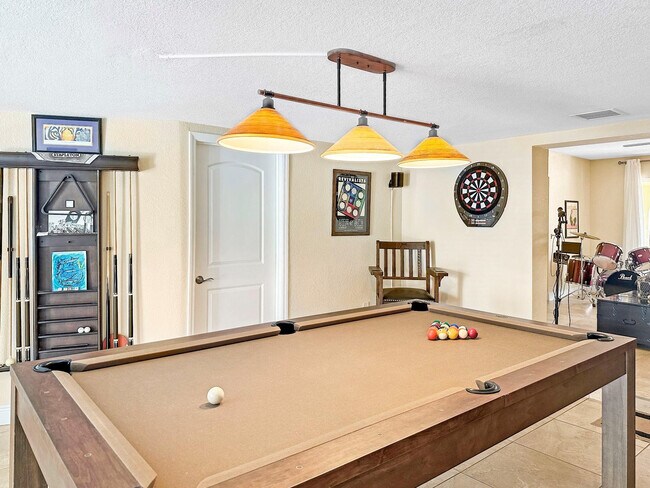 Building Photo - 280 SE 3rd Ave