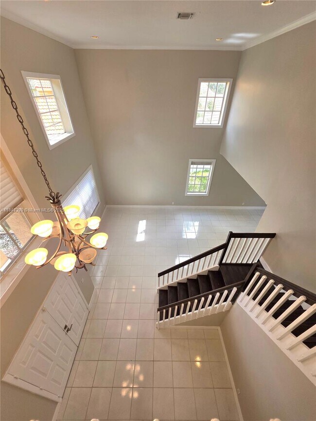 Building Photo - 584 Cambridge Dr
