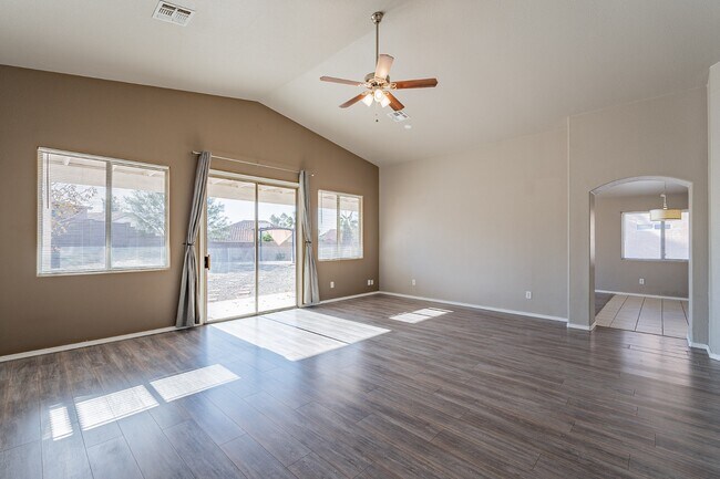 Building Photo - 8220 N Freshwater Ln