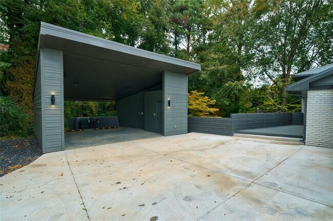 Building Photo - 390 Windsor Pkwy