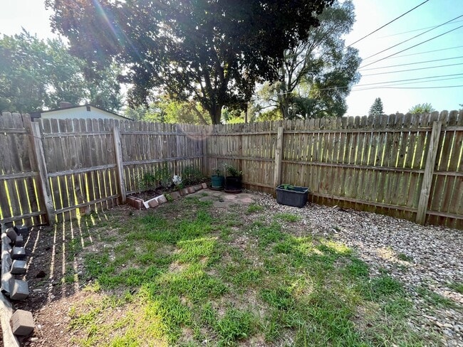 Building Photo - 3-bedroom, 1.5 bathroom unfurnished home in Saint Joseph