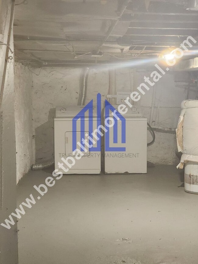 Building Photo - Spacious 3 Bedroom in East Baltimore