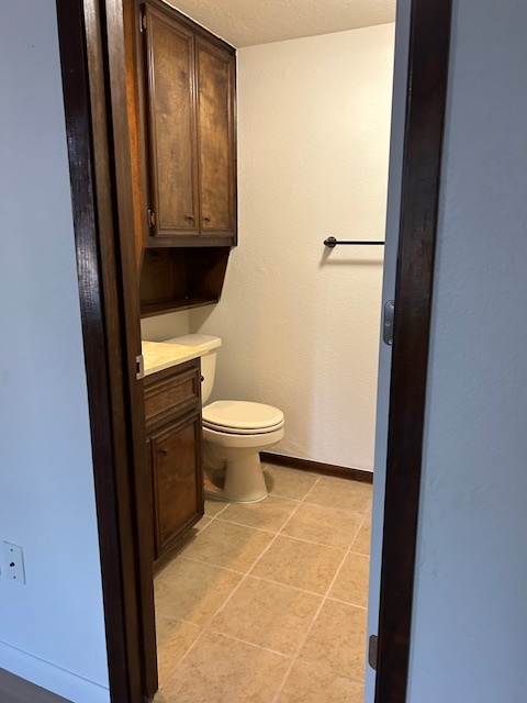 downstairs full bathroom - 1 Cypress Fairway Vlg