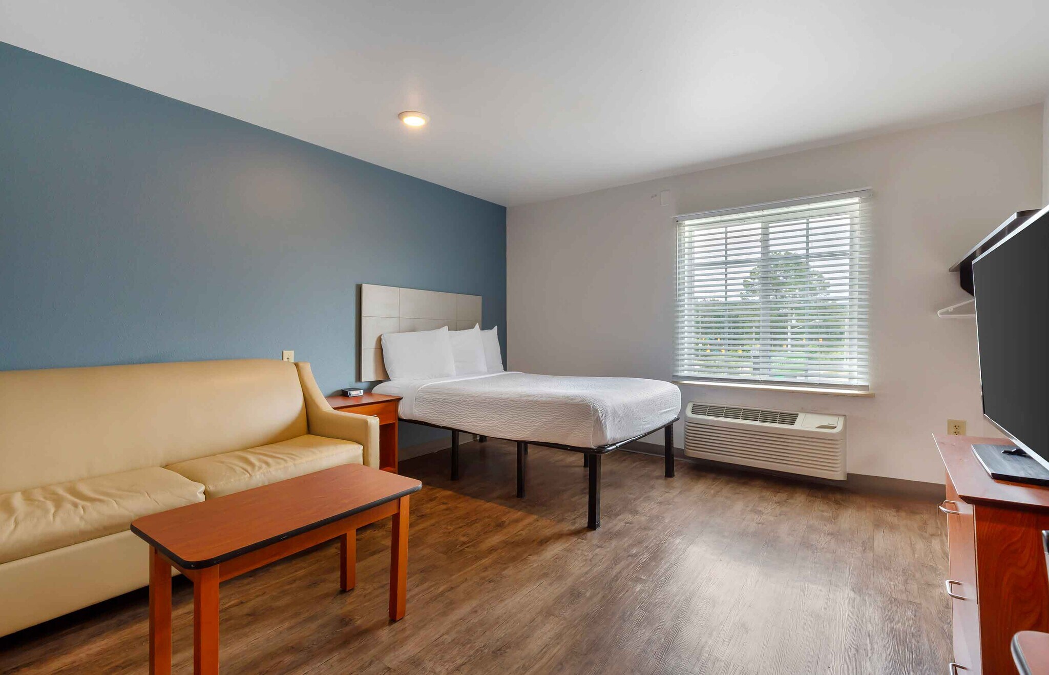 Building Photo - Furnished Studio-Fayetteville