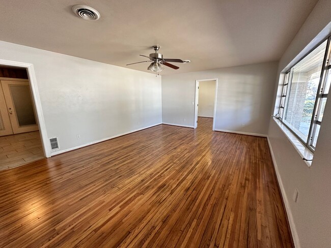 Building Photo - Home for Rent in Arlington 4-Bedroom, 2.5 ...