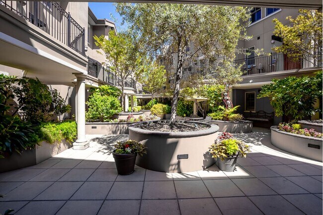 Building Photo - Fully Furnished Condo in the prestigious R...