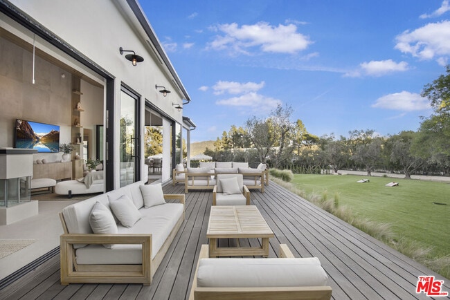 Building Photo - 1754 Lechusa Rd