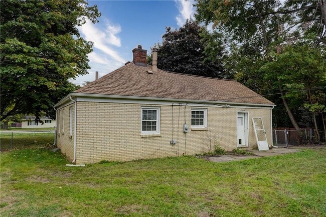 Building Photo - 4539 Dewey Ave