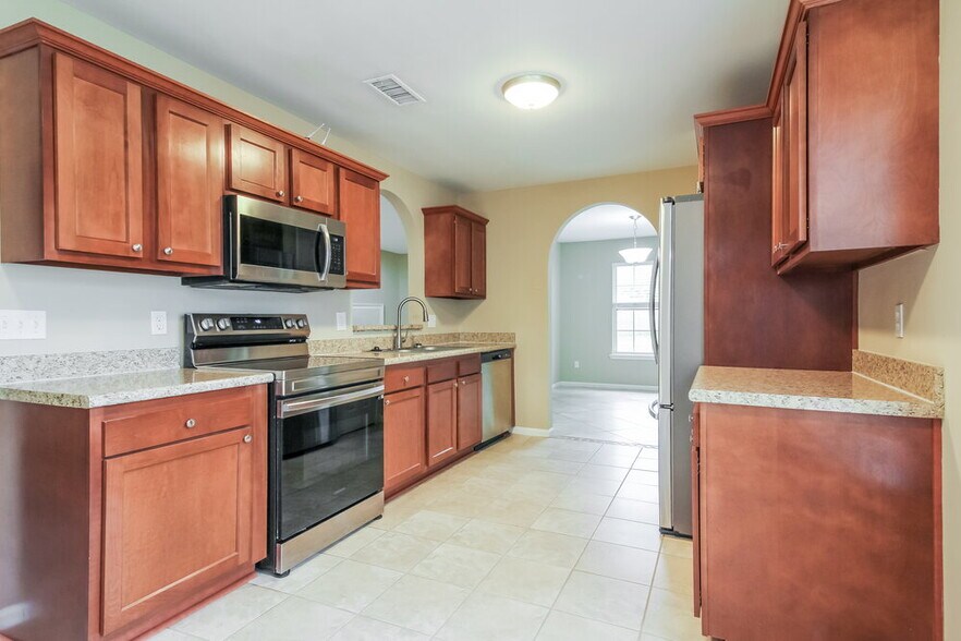 Building Photo - 8028 Bannockburn Dr